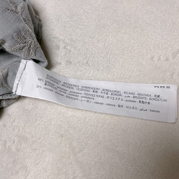 Zara Embroidered Bell Sleeve Blouse NWOT - Picture 10 of 10